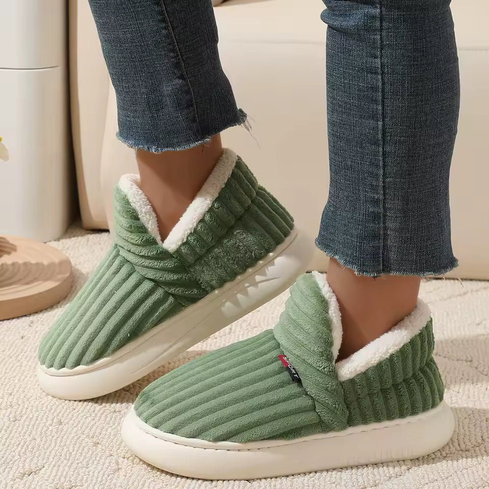 Cordslipper-Zuhause laufen wie auf Wolken