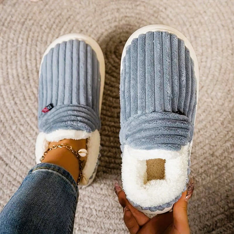 Cordslipper-Zuhause laufen wie auf Wolken