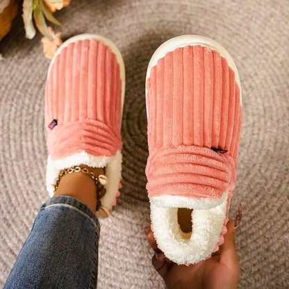 Cordslipper-Zuhause laufen wie auf Wolken